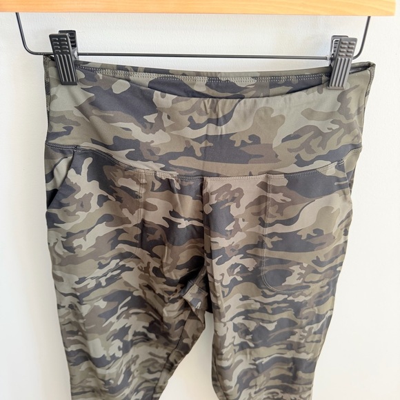 Camo Jogger Style Leggings – Stretch Athleisure Pants – Size Small - Picture 3 of 10
